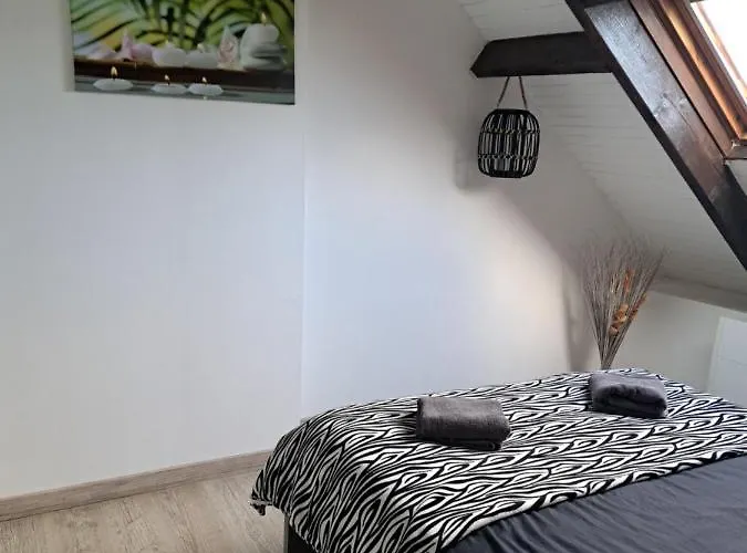 Holiday home L'hirondelle *