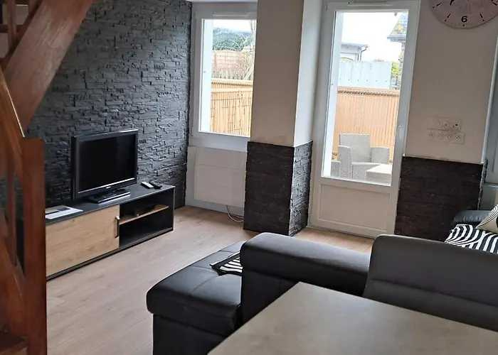 Holiday home L'hirondelle *