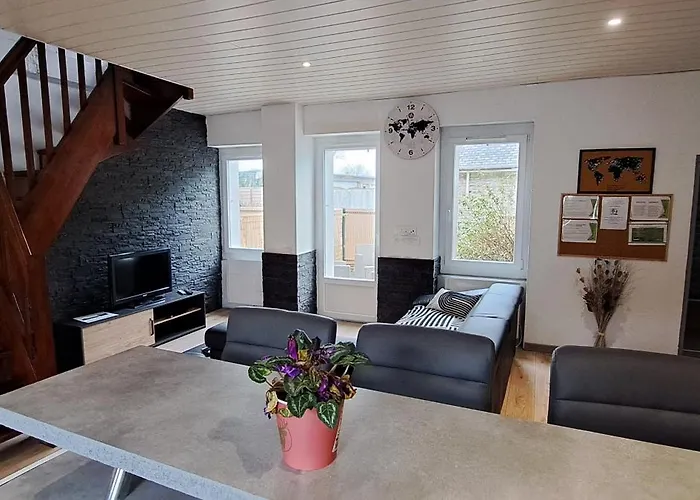 Holiday home L'hirondelle *