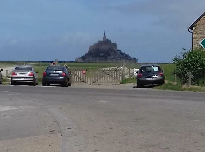 L'hirondelle Сasa de vacaciones Pontorson